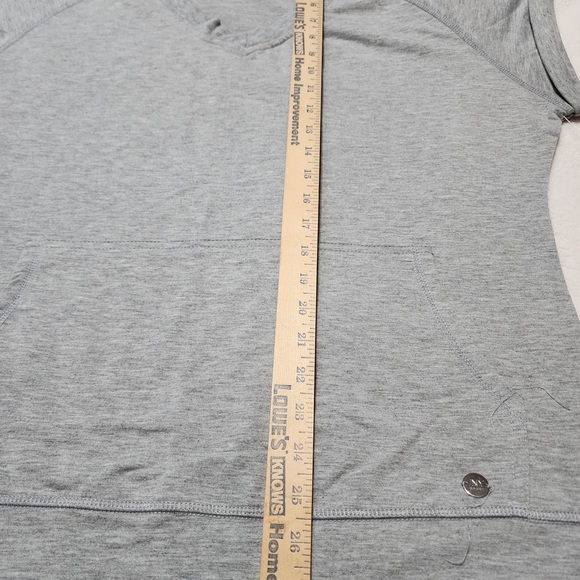 V-neck tee - Picture 4 of 5